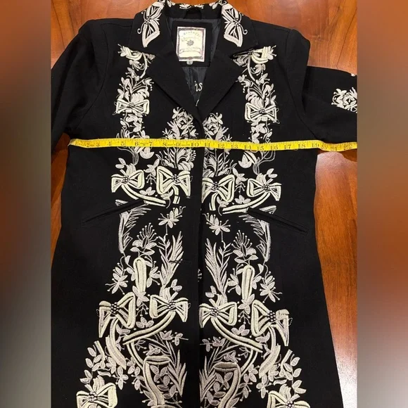 🎄Black Embroidered Long Coat, boutique purchase, by paparazzi, size L - Picture 9 of 9